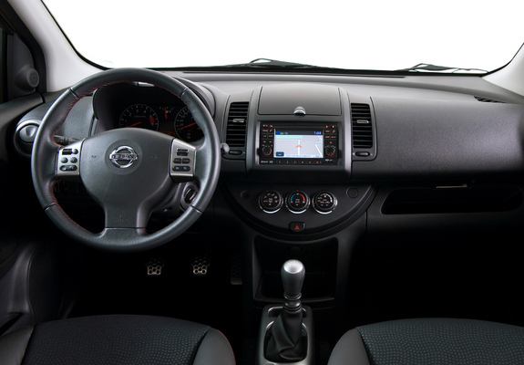 Nissan Note (E11) 2009–13 wallpapers