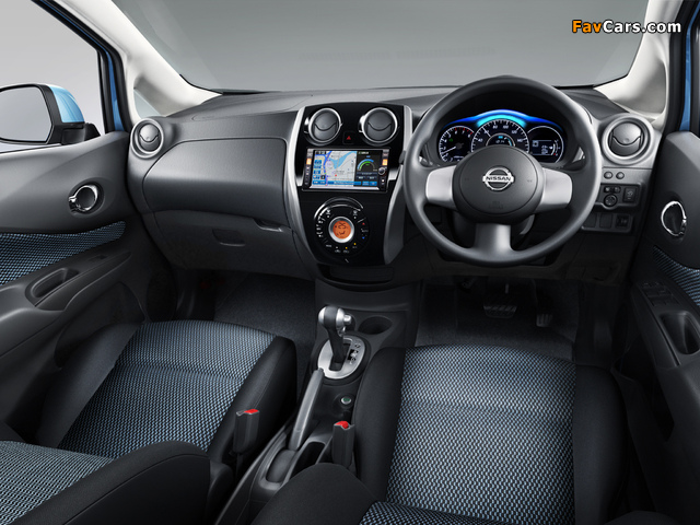 Nissan Note JP-spec (E12) 2012 images (640 x 480)