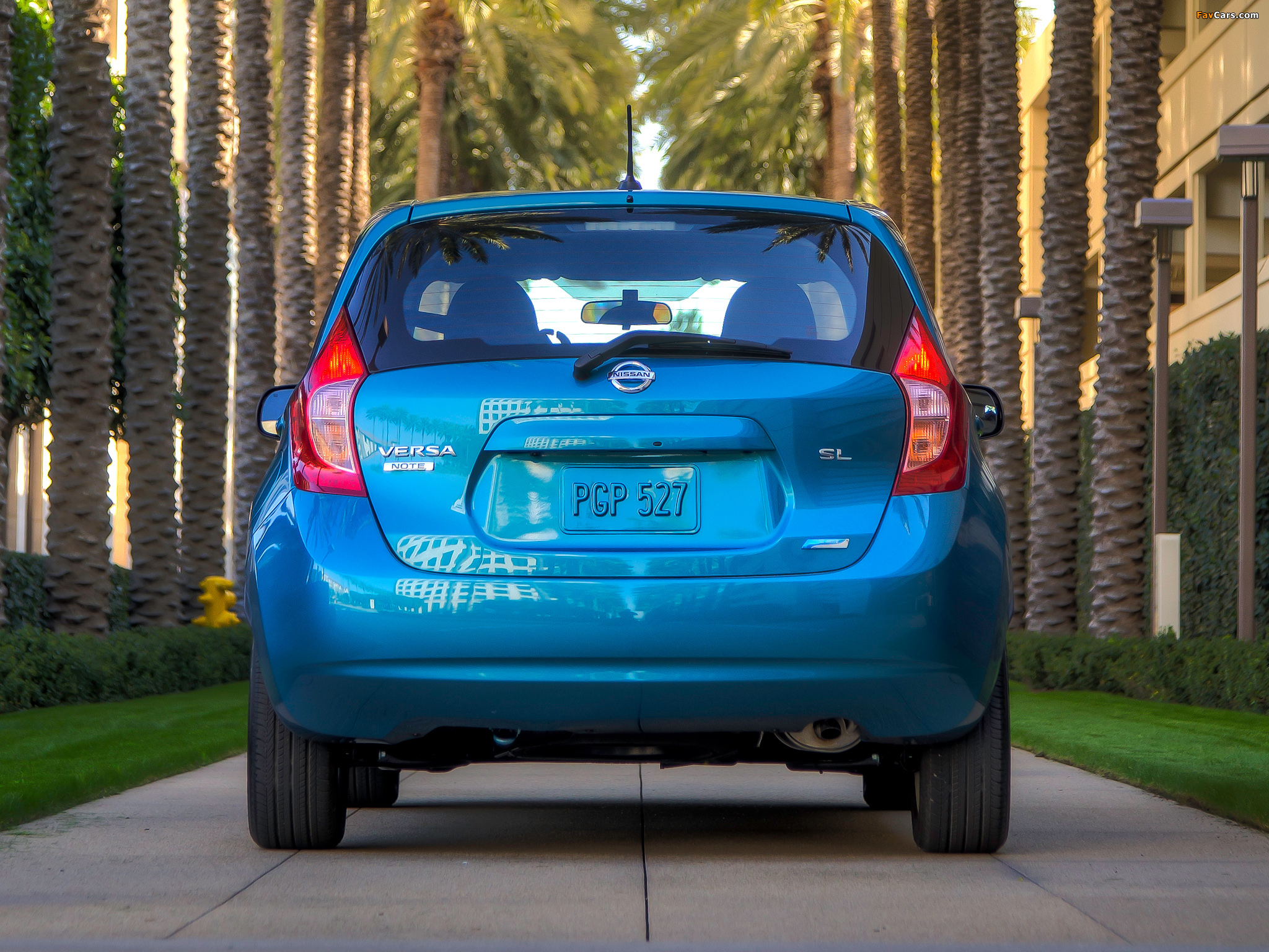 Nissan Versa Note 2013 pictures (2048 x 1536)