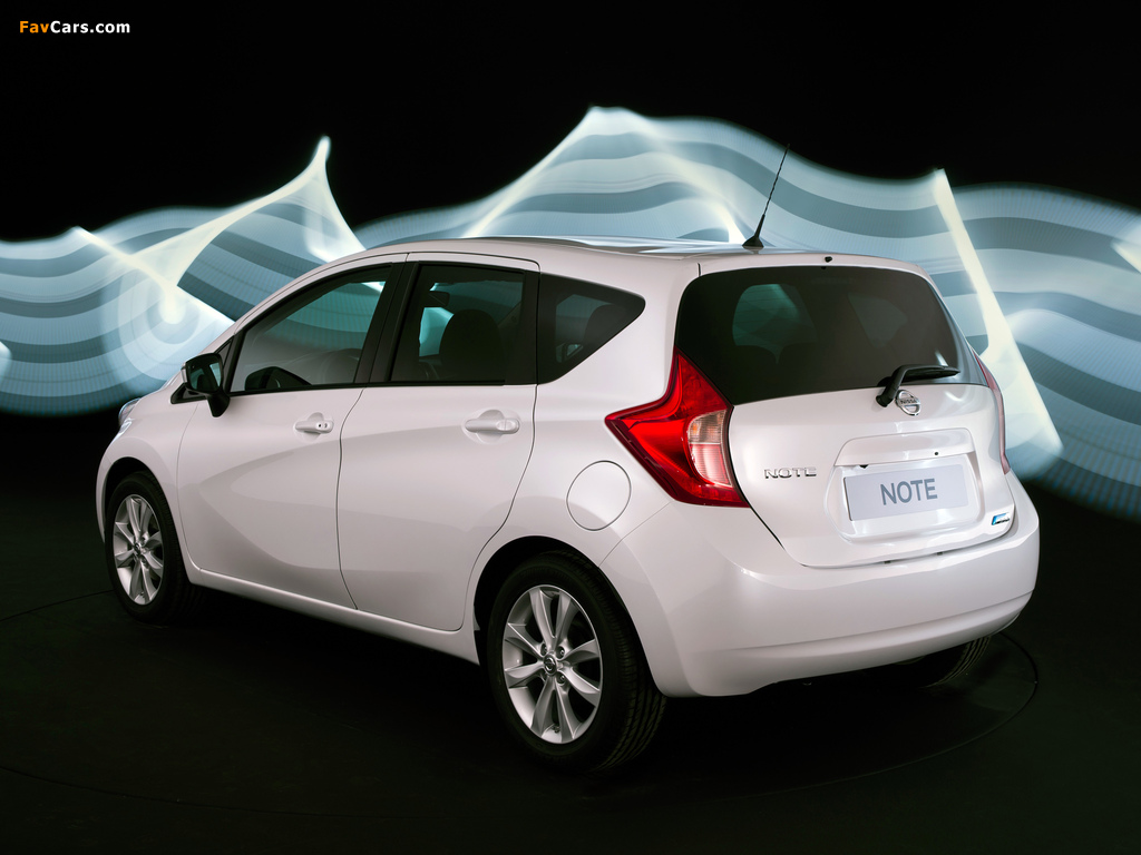 Nissan Note (E12) 2013 wallpapers (1024 x 768)