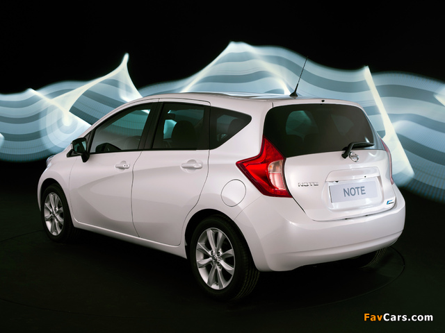 Nissan Note (E12) 2013 wallpapers (640 x 480)