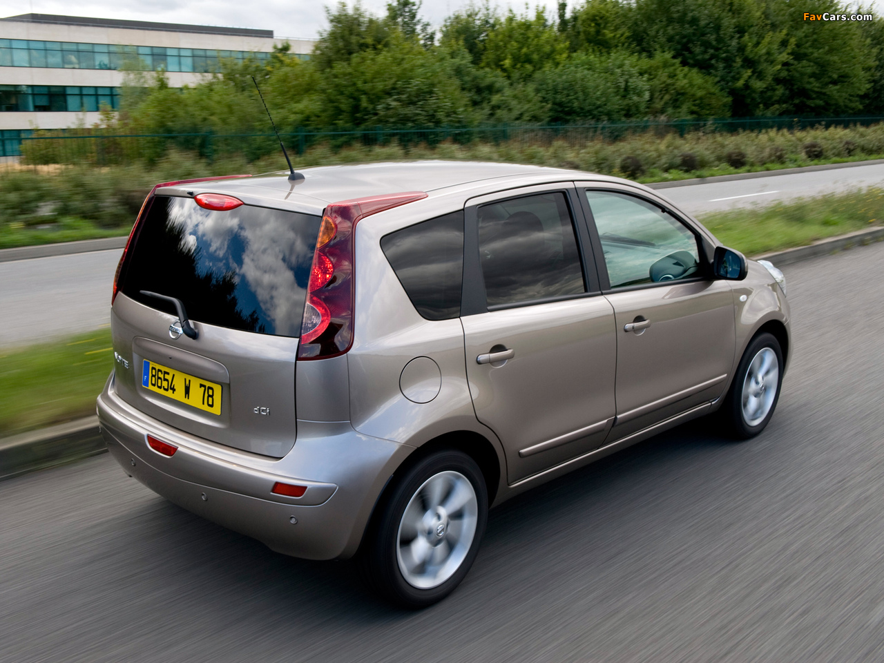 Pictures of Nissan Note (E11) 2009–13 (1280 x 960)