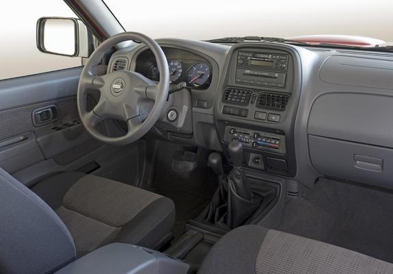Images of Nissan NP300 Double Cab 2008