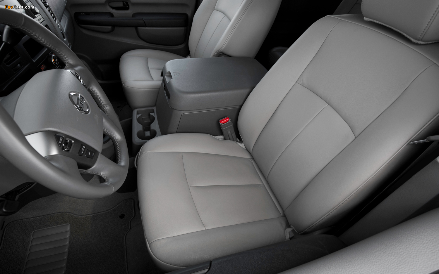 Pictures of Nissan NV 3500 Passenger (2011) (1500 x 938)