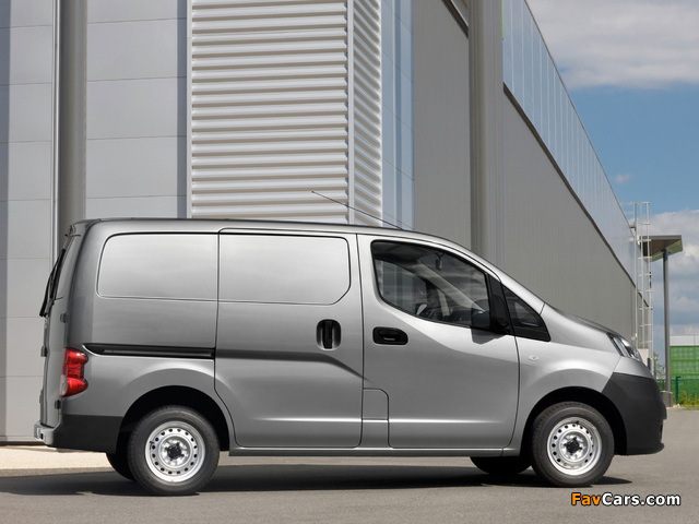 Images of Nissan NV200 Van 2009 (640 x 480)