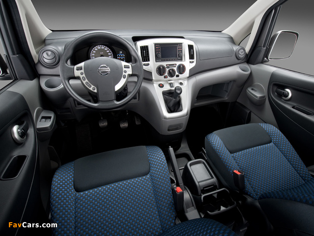 Images of Nissan NV200 2009 (640 x 480)