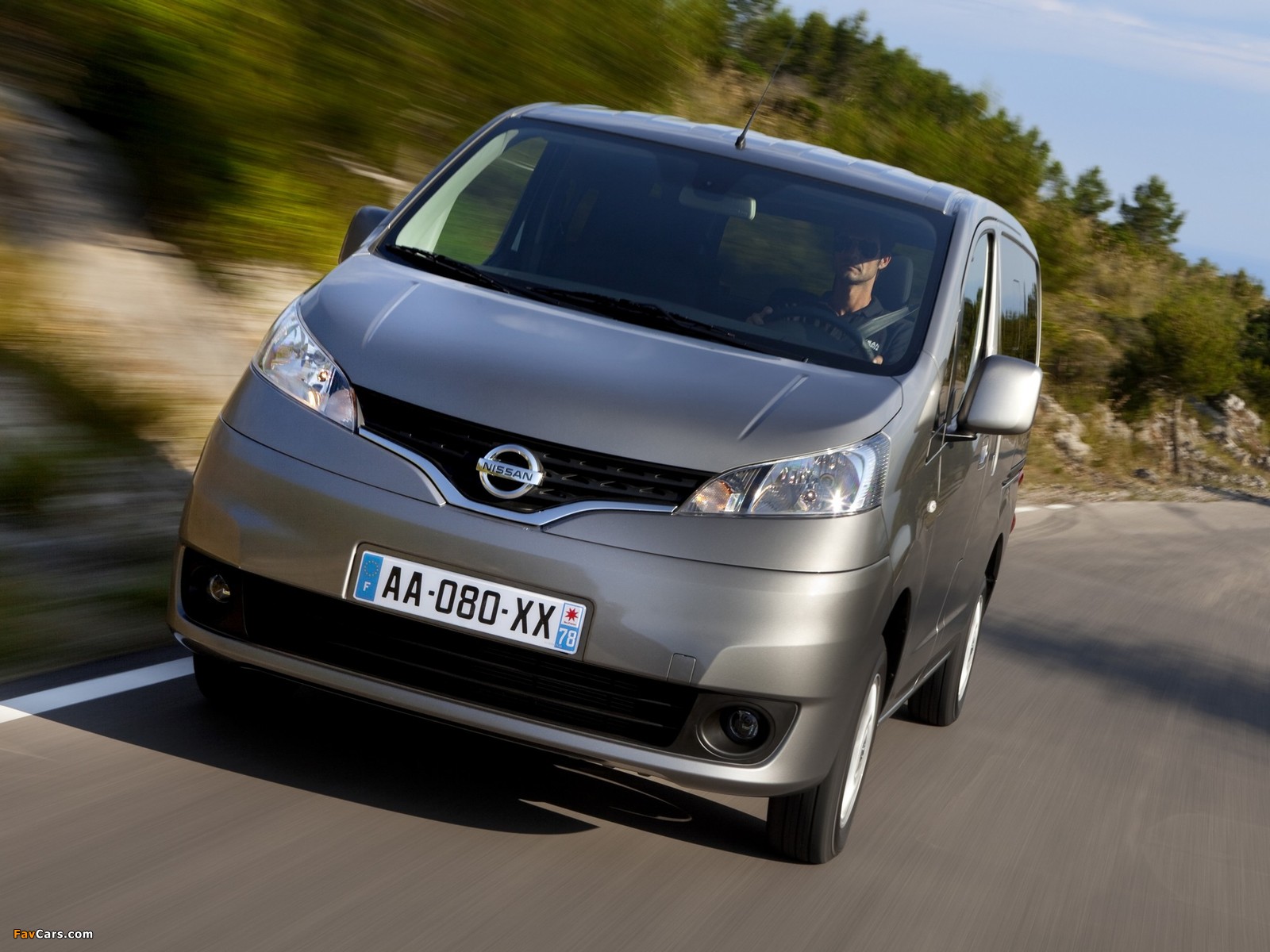 Nissan NV200 Evalia 2010 pictures (1600 x 1200)