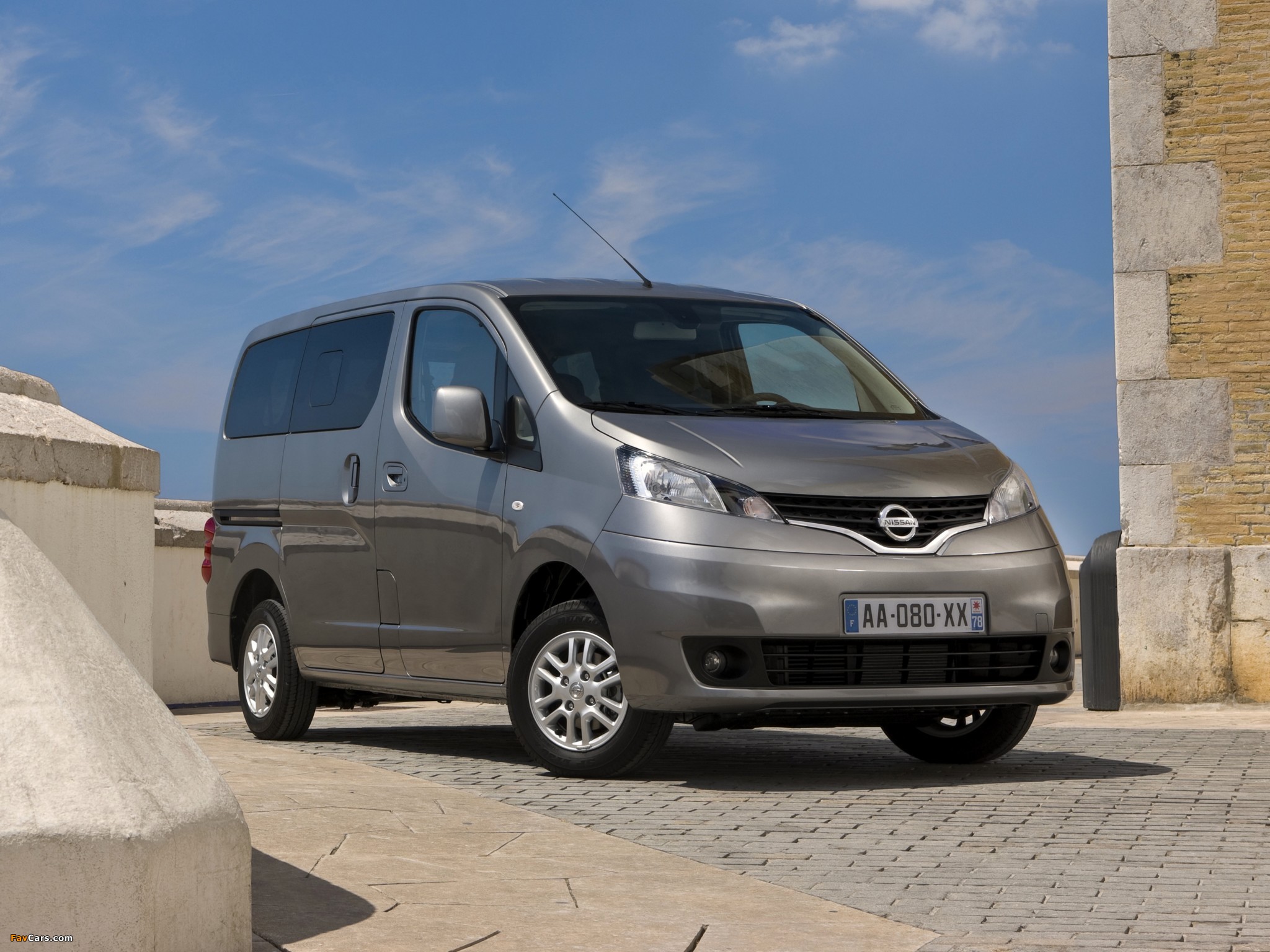 Nissan NV200 Evalia 2010 pictures (2048 x 1536)