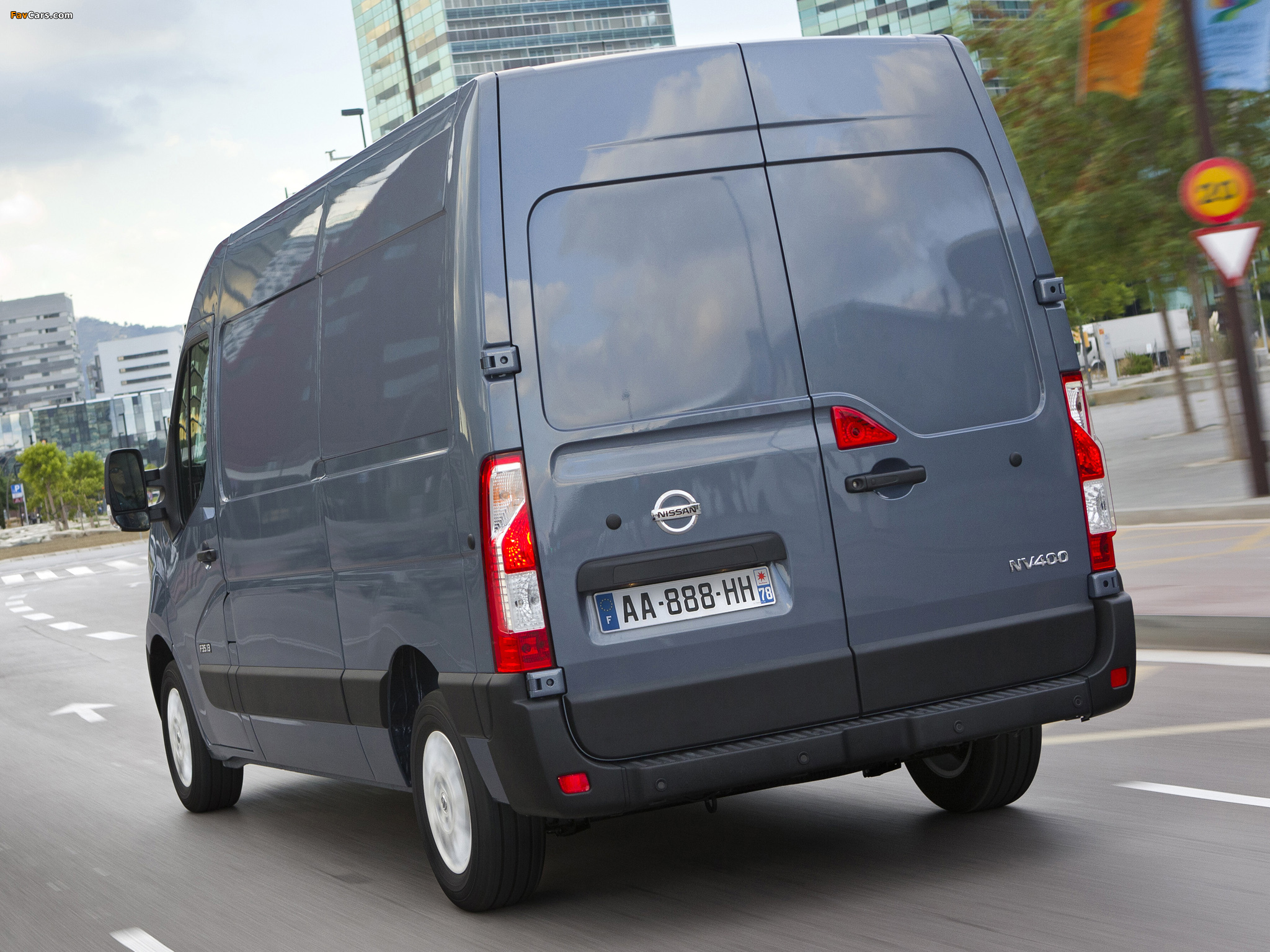 Pictures of Nissan NV400 High Roof Van 2010 (2048 x 1536)