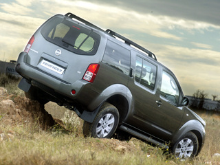 Nissan Pathfinder (R51) 2004–10 wallpapers