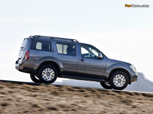 Images of Nissan Pathfinder (R51) 2010 (640 x 480)