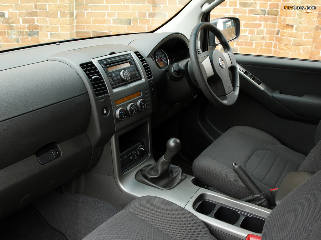 Photos of Nissan Pathfinder Van UK-spec (R51) 2004–10 (1024 x 768)