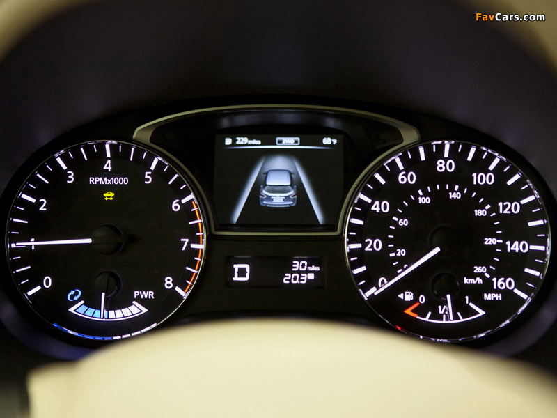 Photos of Nissan Pathfinder Hybrid (R52) 2013 (800 x 600)