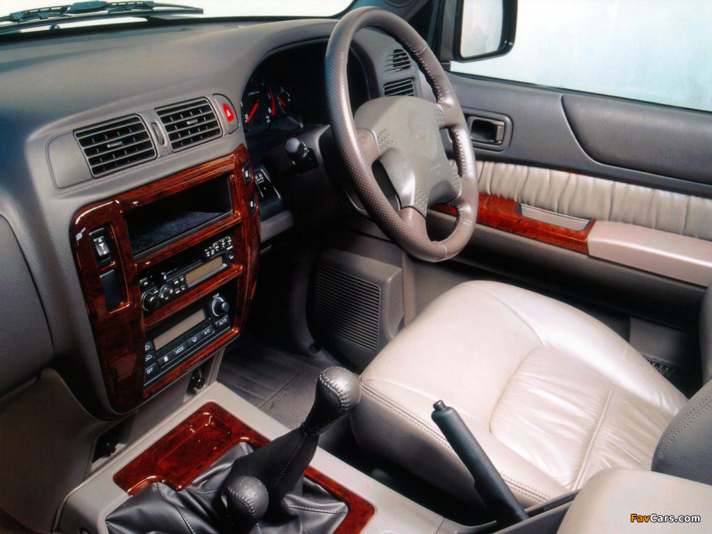 Images of Nissan Patrol GR 5-door UK-spec (Y61) 1997–2001 (1024 x 768)