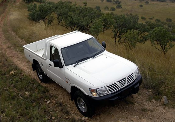 Images of Nissan Patrol Pickup (Y61) 1997