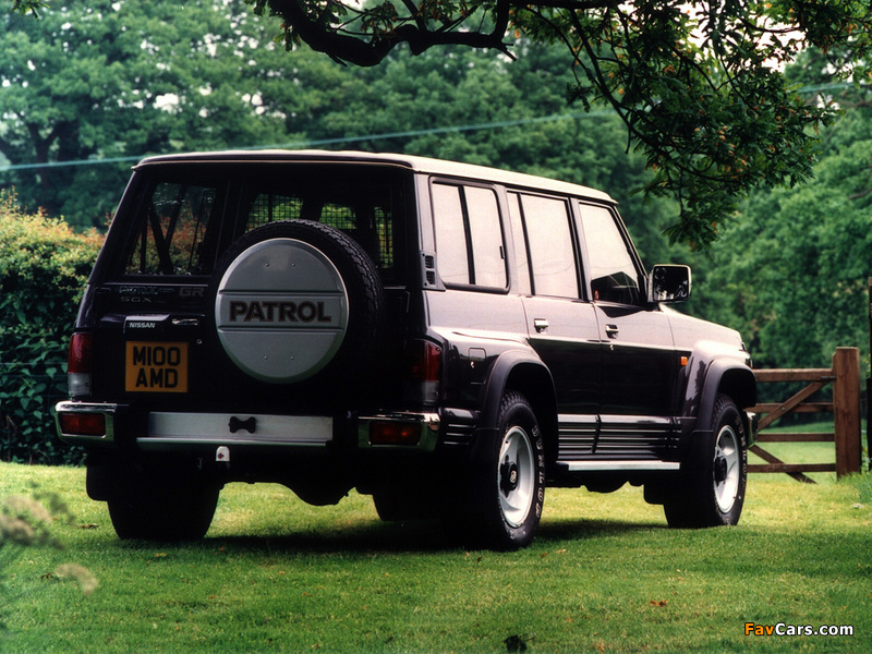Nissan Patrol GR 5-door UK-spec (Y60) 1987–97 photos (800 x 600)