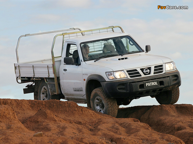Nissan Patrol Cab Chassis (Y61) 1997–2010 images (640 x 480)