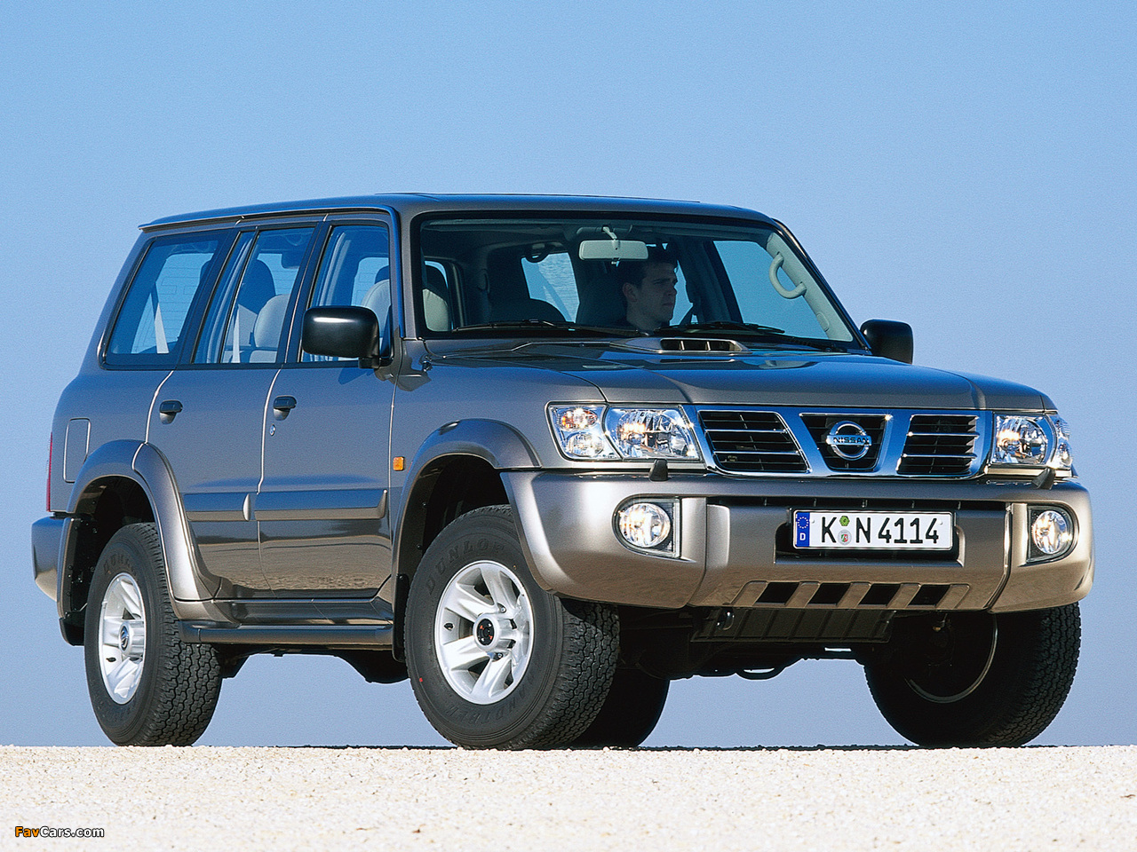 Nissan Patrol GR 5-door (Y61) 2001–04 pictures (1280 x 960)