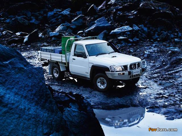 Nissan Patrol Cab Chassis (Y61) 2010 wallpapers (640 x 480)