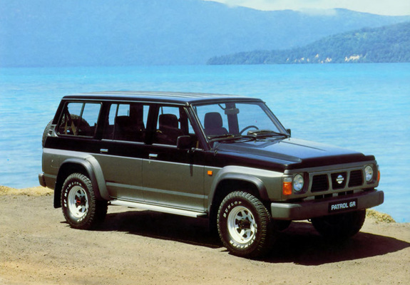 Photos of Nissan Patrol GR 5-door (Y60) 1987–97