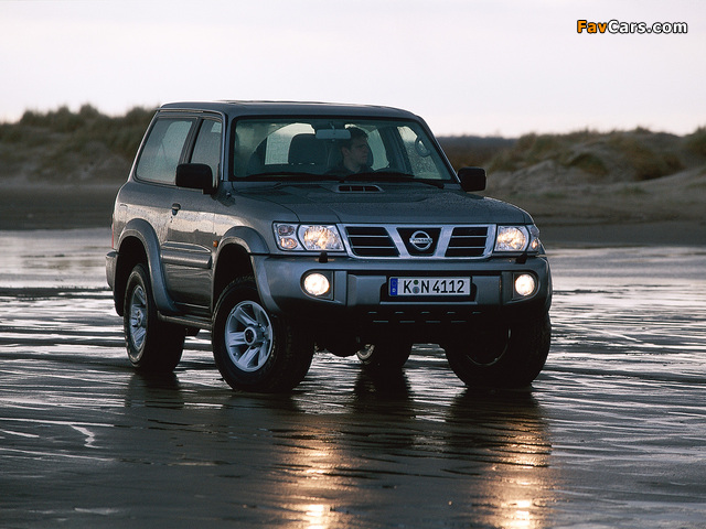 Photos of Nissan Patrol GR 3-door (Y61) 2001–04 (640 x 480)