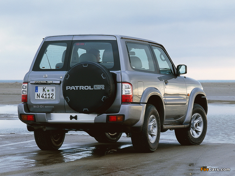 Photos of Nissan Patrol GR 3-door (Y61) 2001–04 (800 x 600)