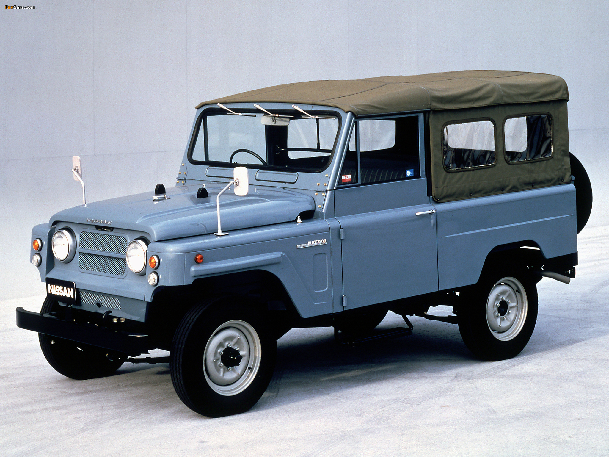 Pictures of Nissan Patrol LWB Soft Top (G60) 1960–84 (2048 x 1536)