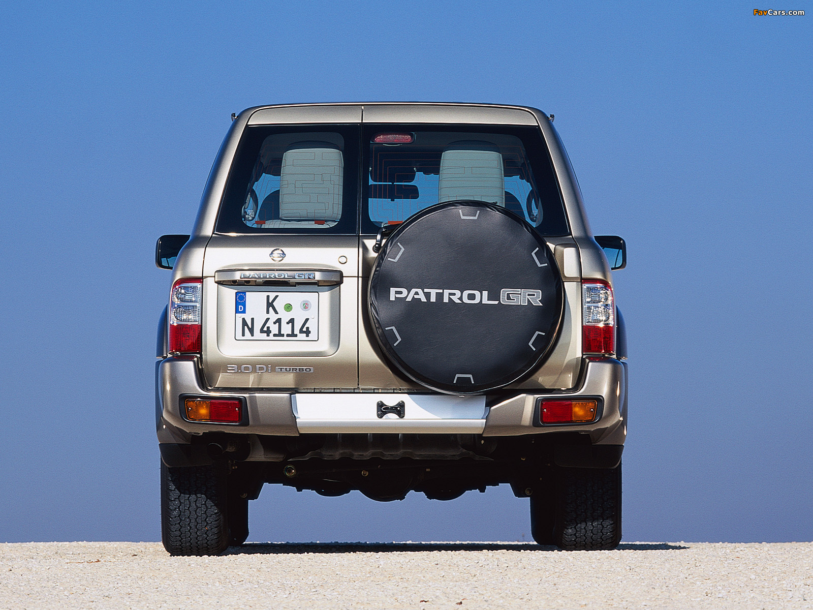 Pictures of Nissan Patrol GR 5-door (Y61) 2001–04 (1600 x 1200)
