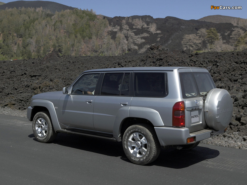 Pictures of Nissan Patrol 5-door (Y61) 2004–10 (800 x 600)