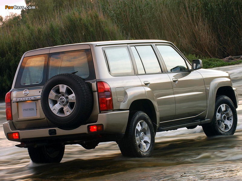 Pictures of Nissan Patrol 5-door ZA-spec (Y61) 2004–10 (800 x 600)