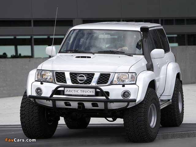 Arctic Trucks Nissan Patrol GR 5-door AT38 (Y61) 2004 wallpapers (640 x 480)