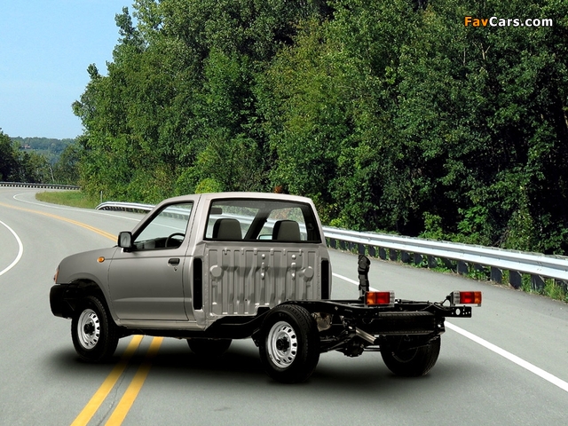 Nissan Pickup Cab Chassis (D22) 2001–08 wallpapers (640 x 480)