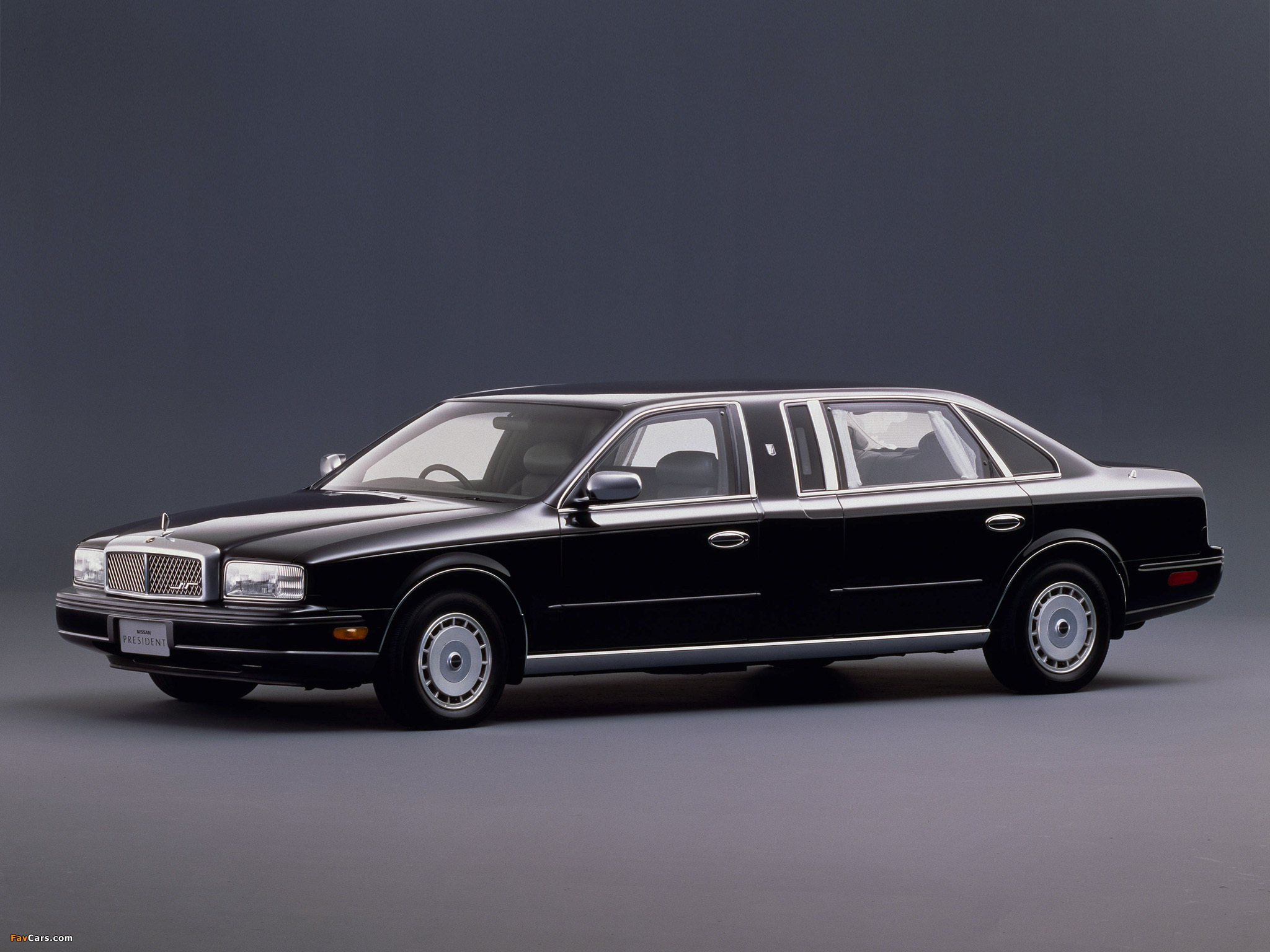 Autech Nissan President Royal Limousine (G50) 1993–98 wallpapers (2048 x 1536)