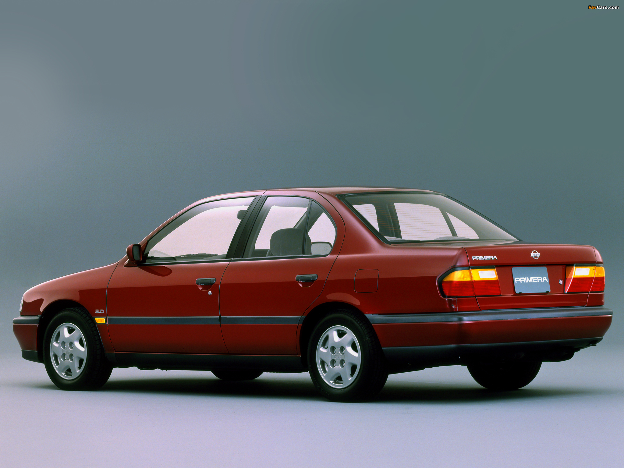 Images of Nissan Primera Sedan JP-spec (P10) 1990–95 (2048 x 1536)