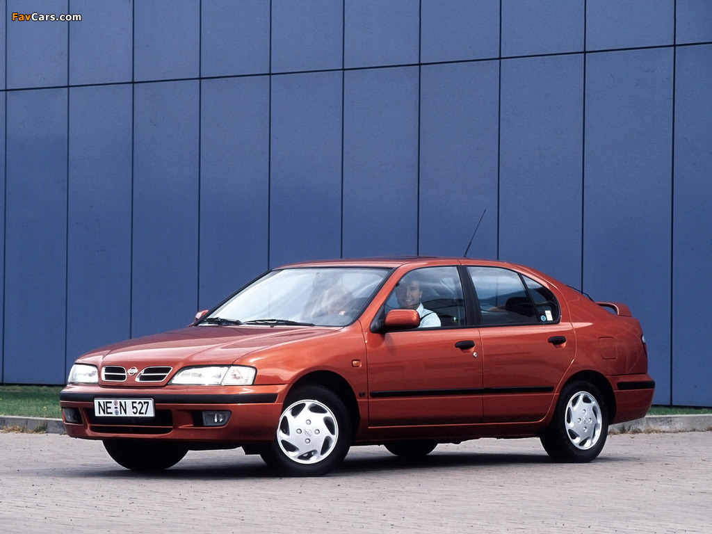 Images of Nissan Primera Hatchback (P11) 1995–99 (1024 x 768)