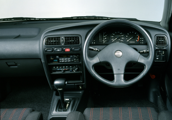 Nissan Primera Sedan JP-spec (P10) 1990–95 pictures