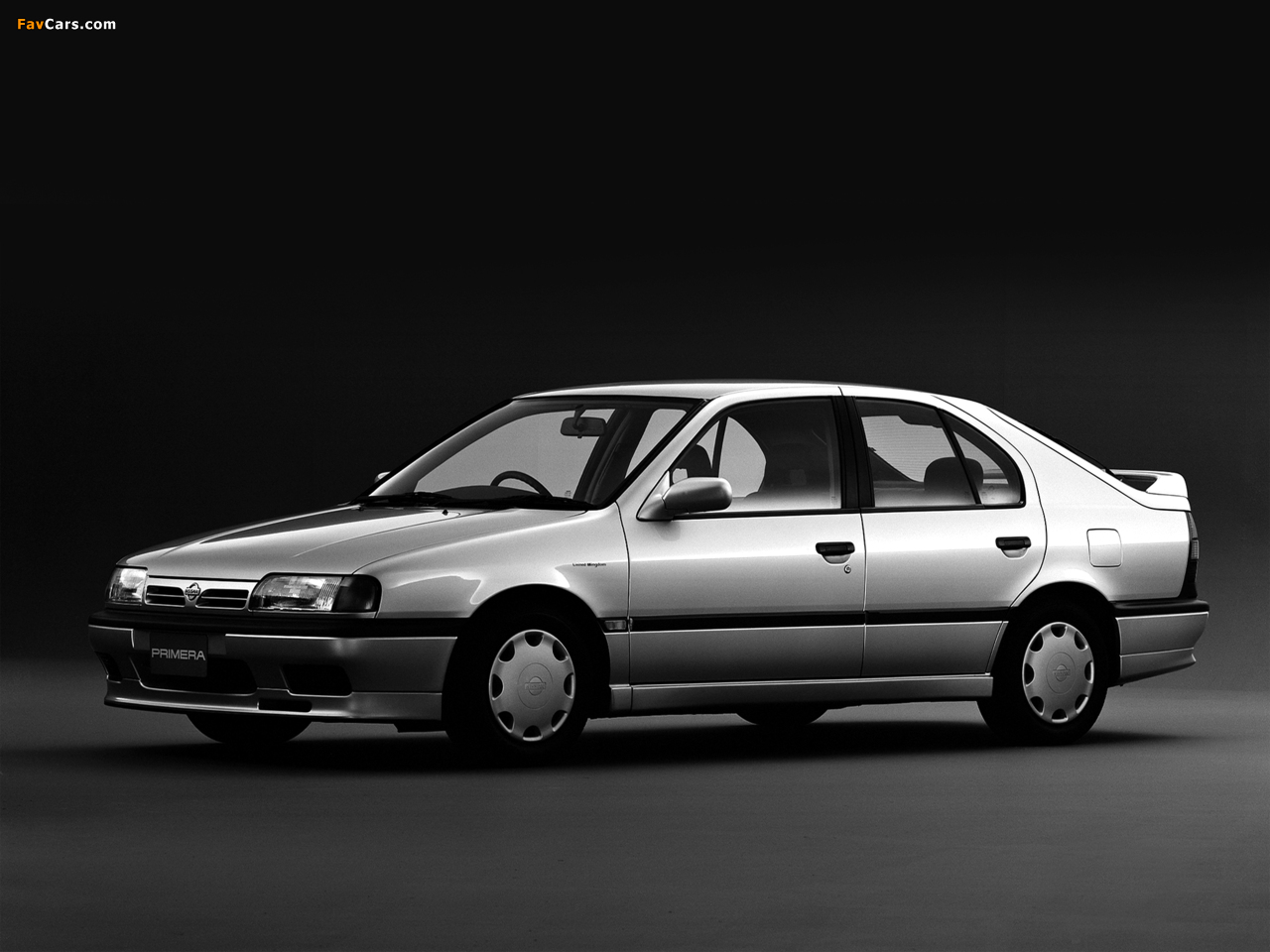 Nissan Primera Hatchback JP-spec (P10) 1991–95 images (1280 x 960)