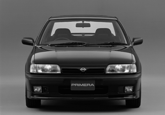 Photos of Nissan Primera Sedan JP-spec (P10) 1990–95
