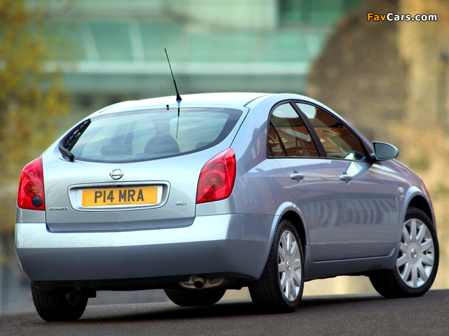 Photos of Nissan Primera Hatchback UK-spec (P12) 2002–08 (640 x 480)