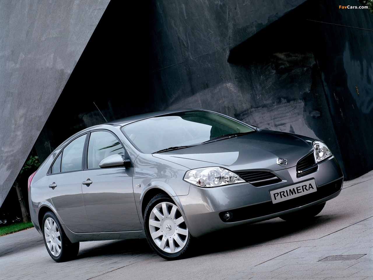 Photos of Nissan Primera Hatchback (P12) 2002–08 (1280 x 960)