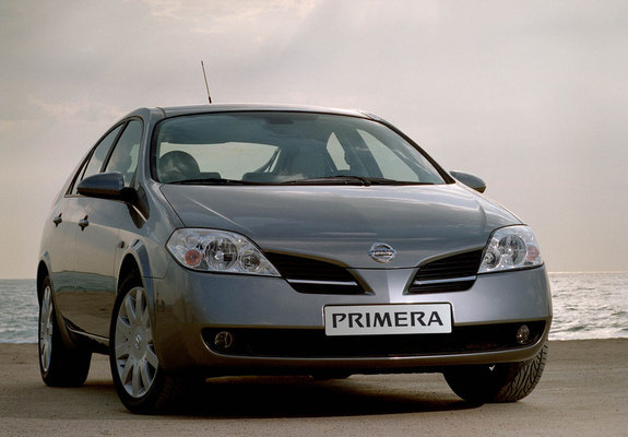 Photos of Nissan Primera Hatchback (P12) 2002–08