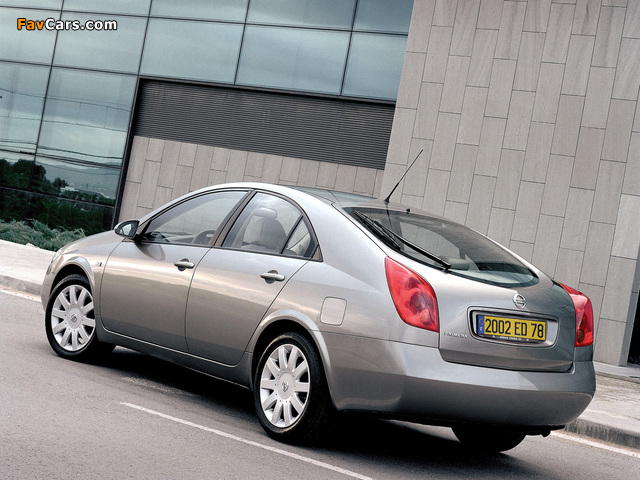 Pictures of Nissan Primera Hatchback (P12) 2002–08 (640 x 480)