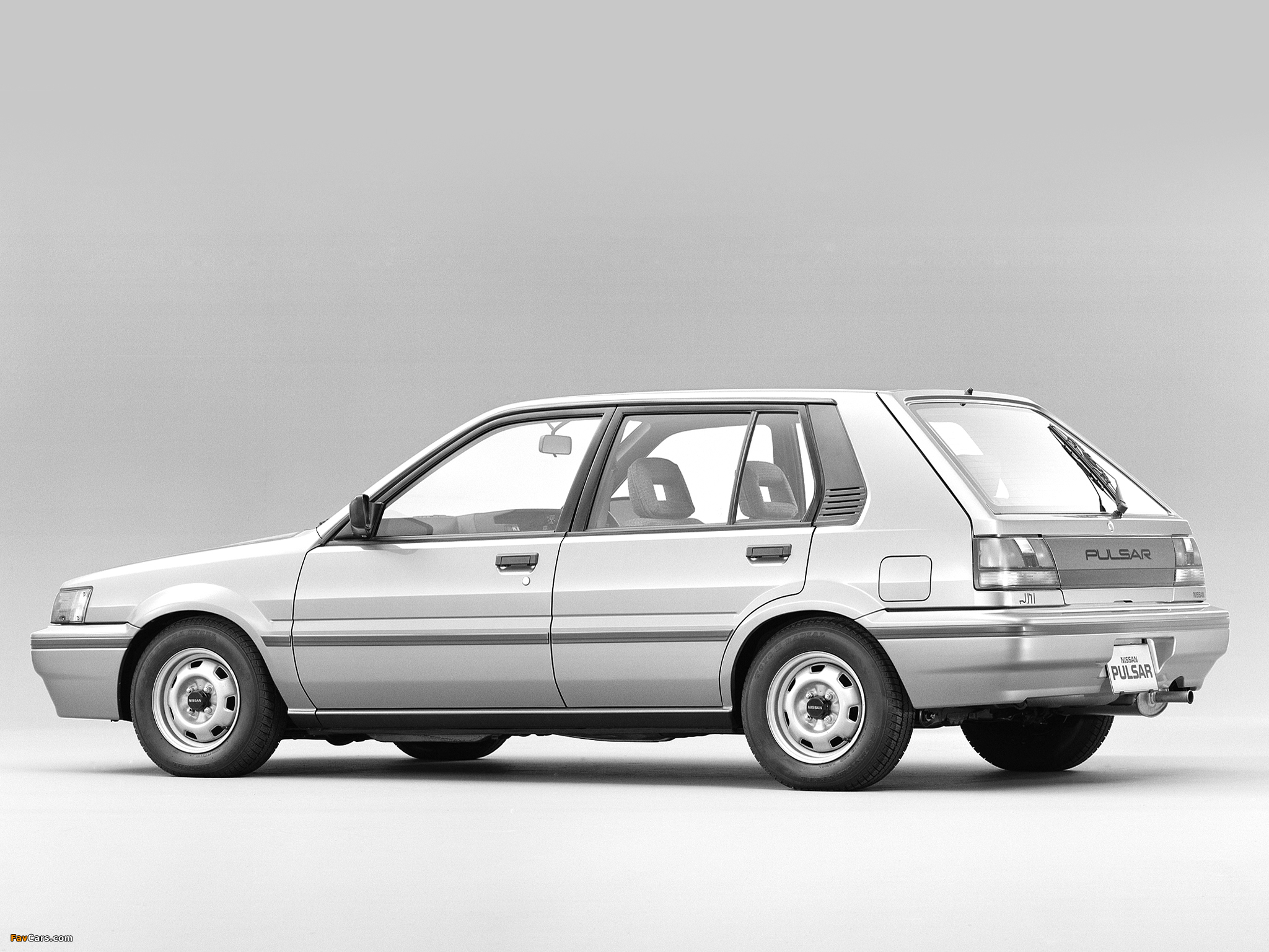 Nissan Pulsar 5-door (N13) 1986–90 pictures (2048 x 1536)