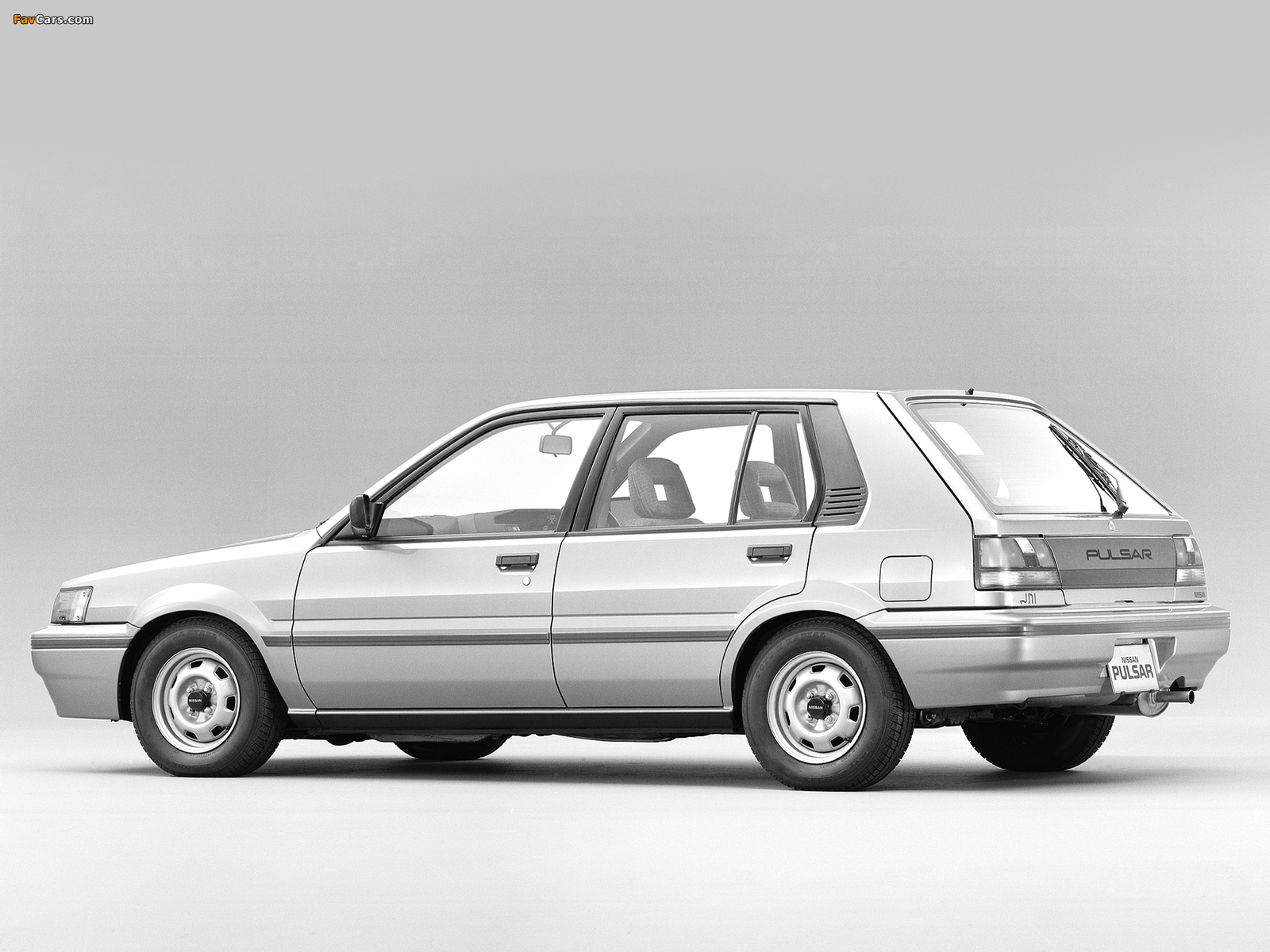 Nissan Pulsar 5-door (N13) 1986–90 pictures (1600 x 1200)