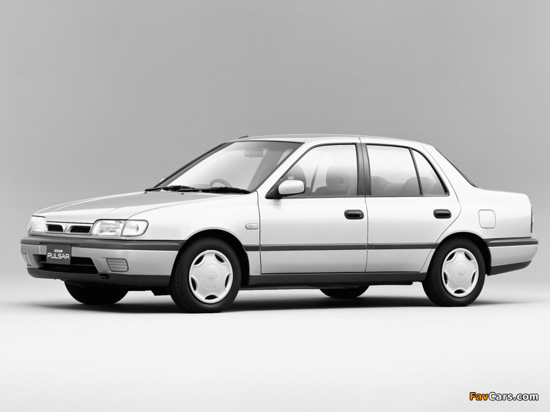Photos of Nissan Pulsar Sedan (N14) 1990–95 (800 x 600)