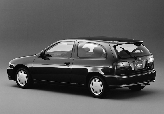 Photos of Nissan Pulsar Serie (N15) 1995–97
