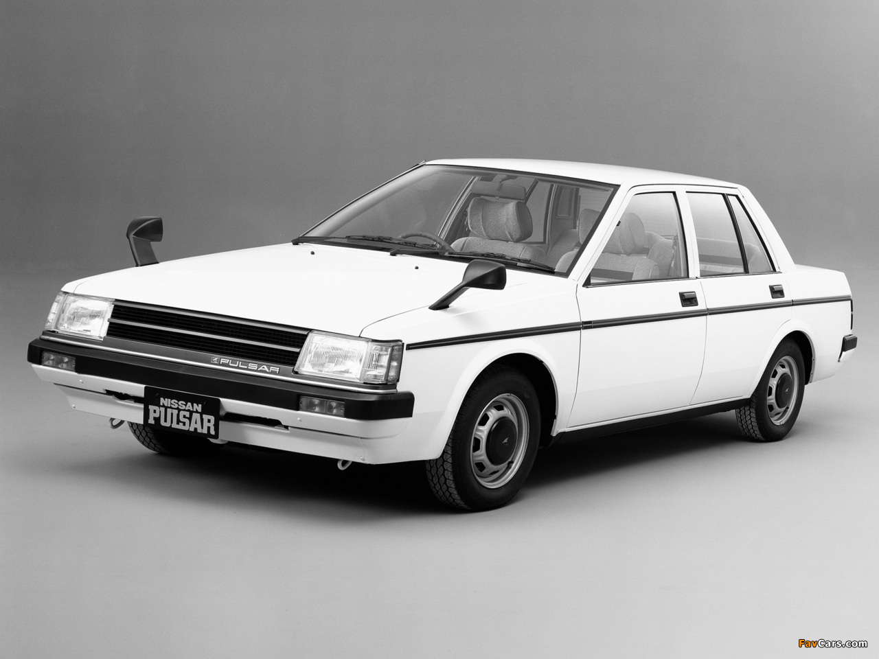 Pictures of Nissan Pulsar Sedan (N12) 1982–86 (1280 x 960)