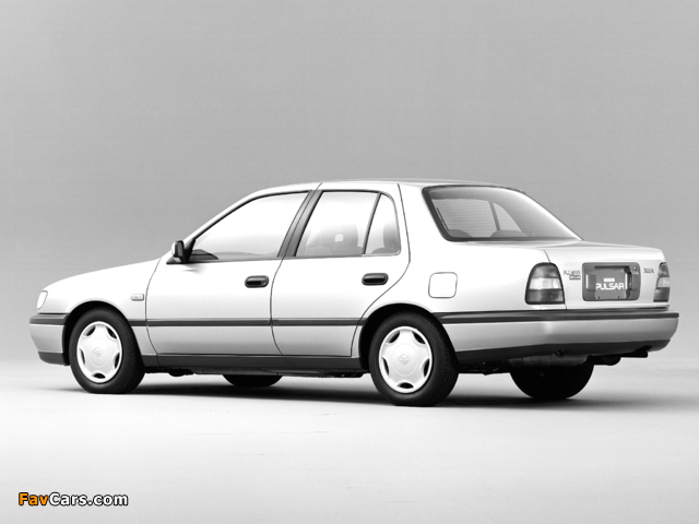 Pictures of Nissan Pulsar Sedan (N14) 1990–95 (640 x 480)