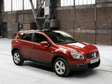 Images of Nissan Qashqai 4WD 2007–09