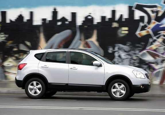 Photos of Nissan Qashqai 2WD 2007–09